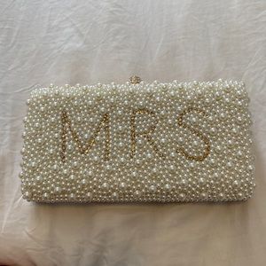Alessia Pearl Mrs Clutch